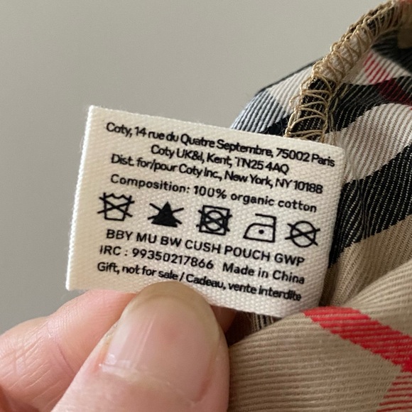 Brand New Burberry Nova Check Print Plaid Drawstring Travel Pouch Makeup Bag - Picture 7 of 8